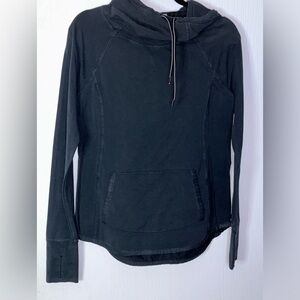 Euc athleta women’s pullover hoodie